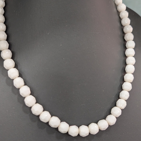 Vintage Milk Glass Necklace With Ornate Brass Clasp - Picture 8 of 8